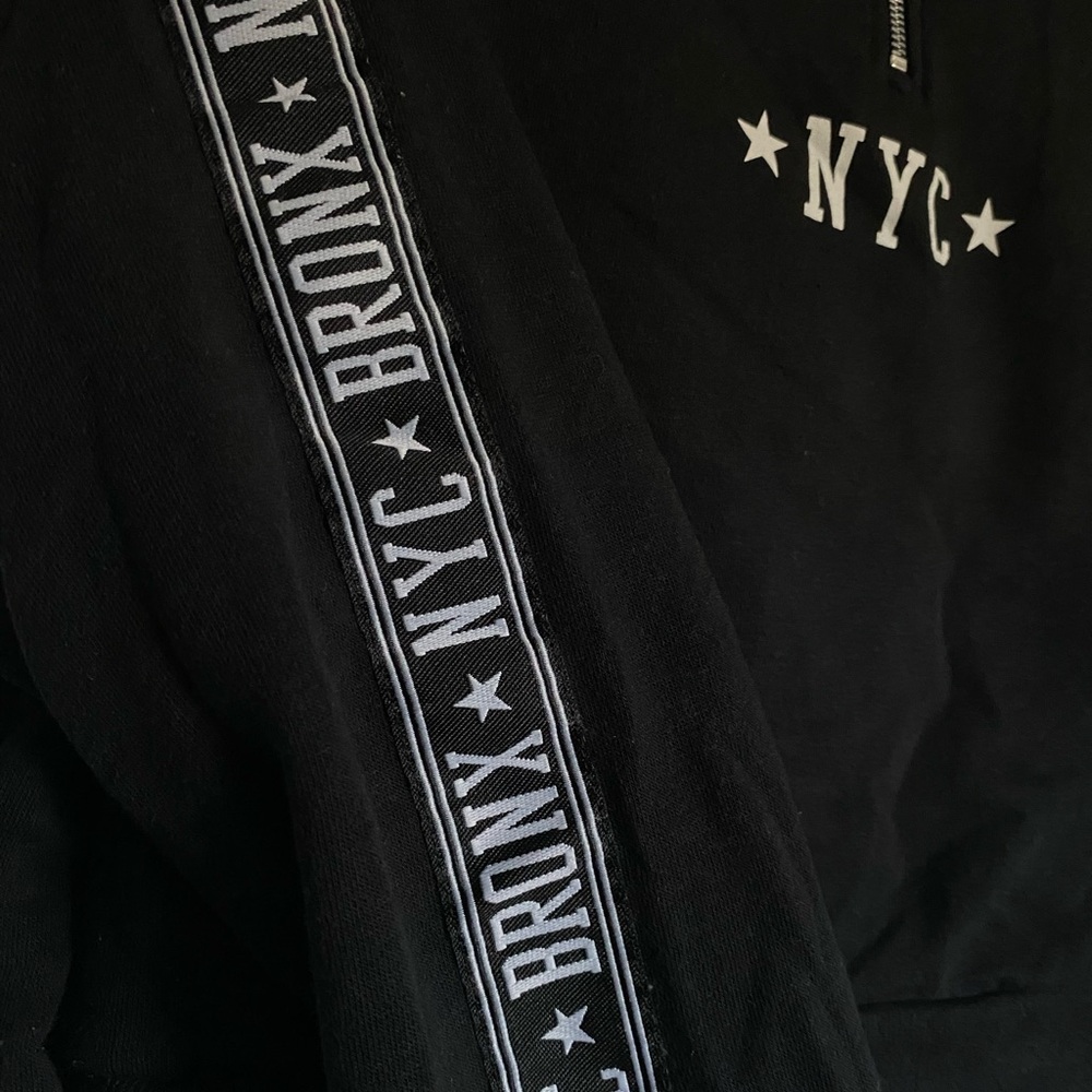 H&M Black Zip-Up Hoodie